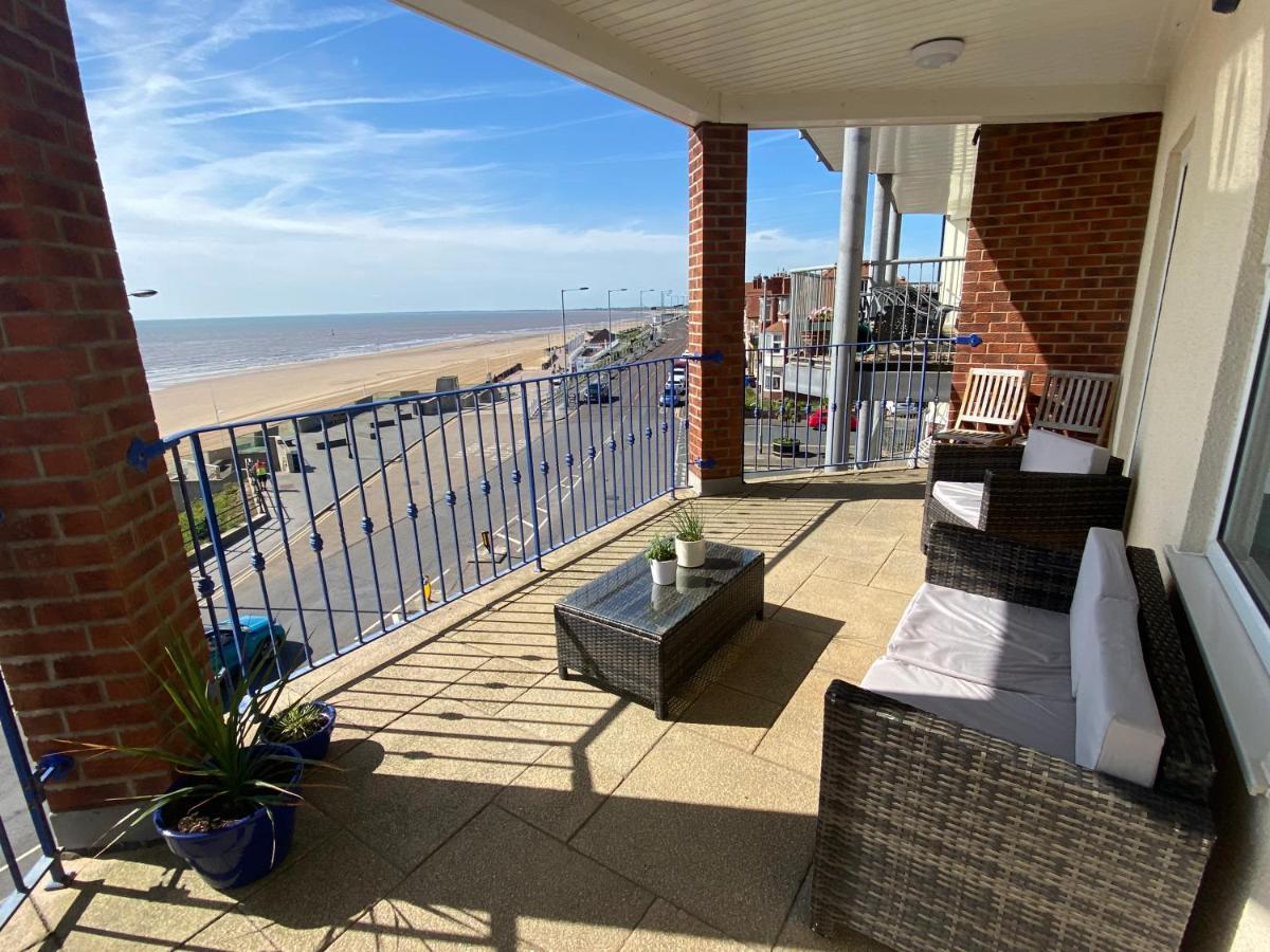 The Royal Court Apartments Bridlington Exterior photo