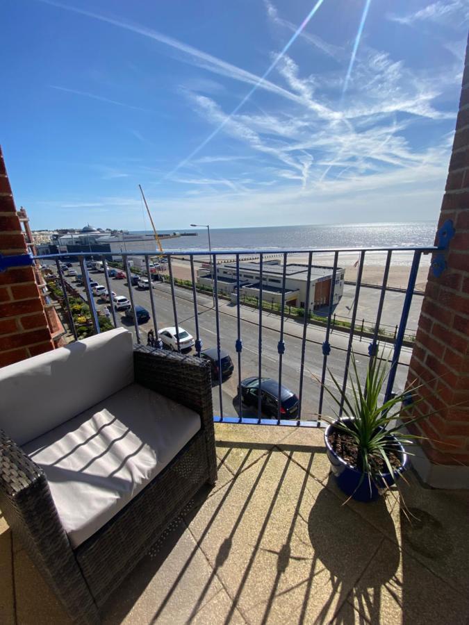 The Royal Court Apartments Bridlington Exterior photo